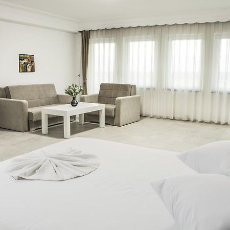 King Hotel Peje Ngoại thất bức ảnh